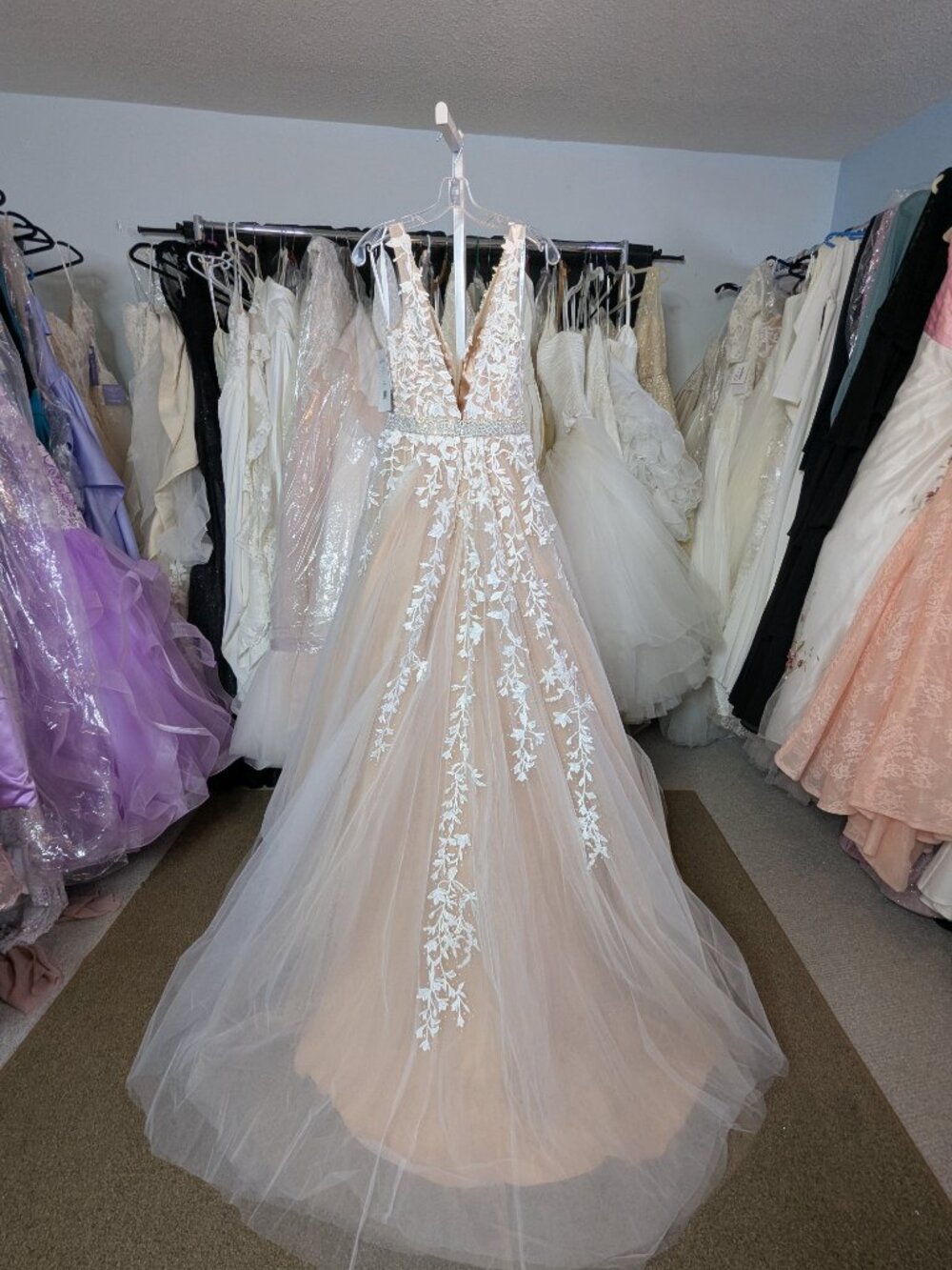 Sherri Hill 11335 Ivory Nude Lace Ball Gown Size 6 Deep V Bridal Formal NWT - Picture 5 of 9